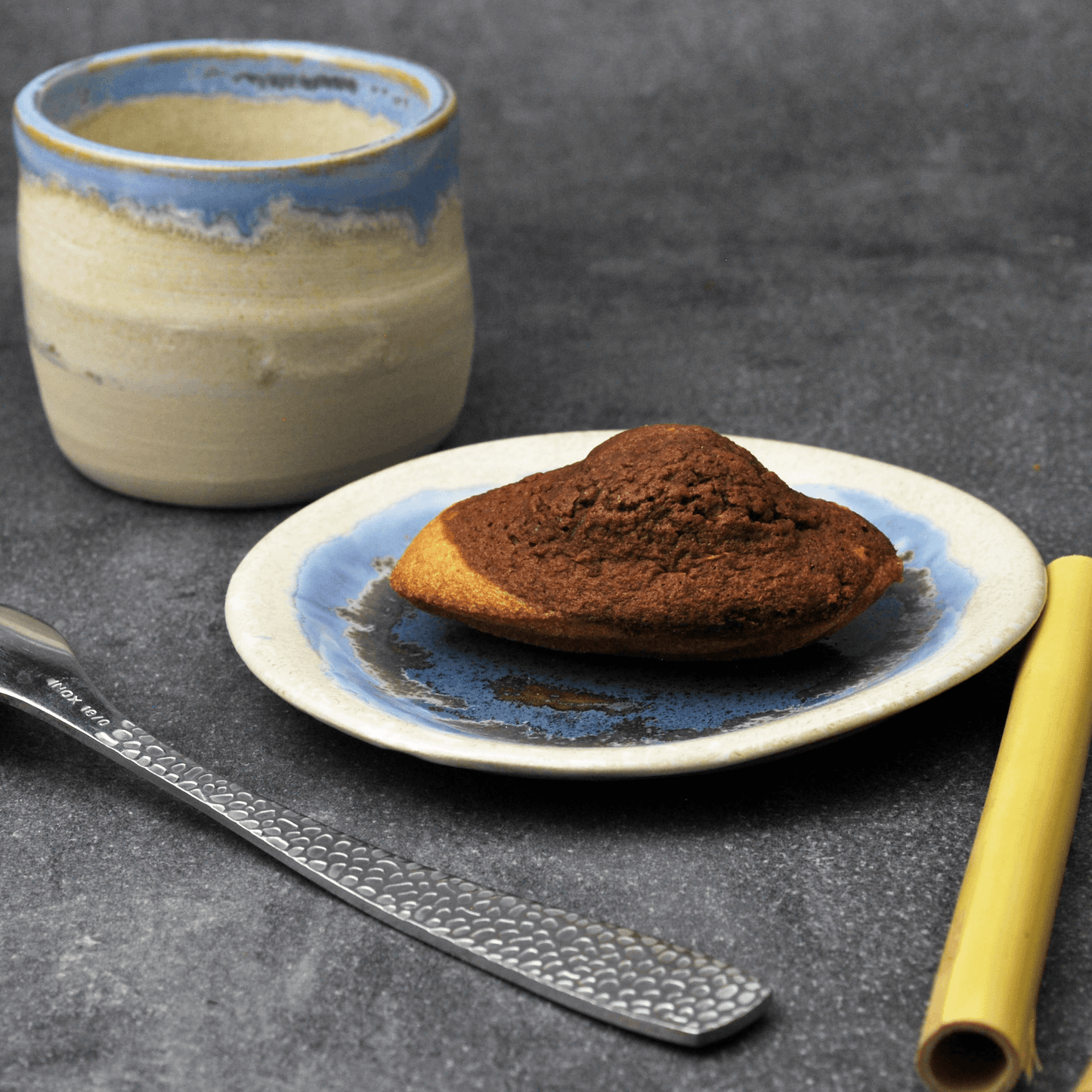 Assiette dessert Vaisselle Artisanale Unique bleu blanc Corinne Céramique Aix-en-Provence
