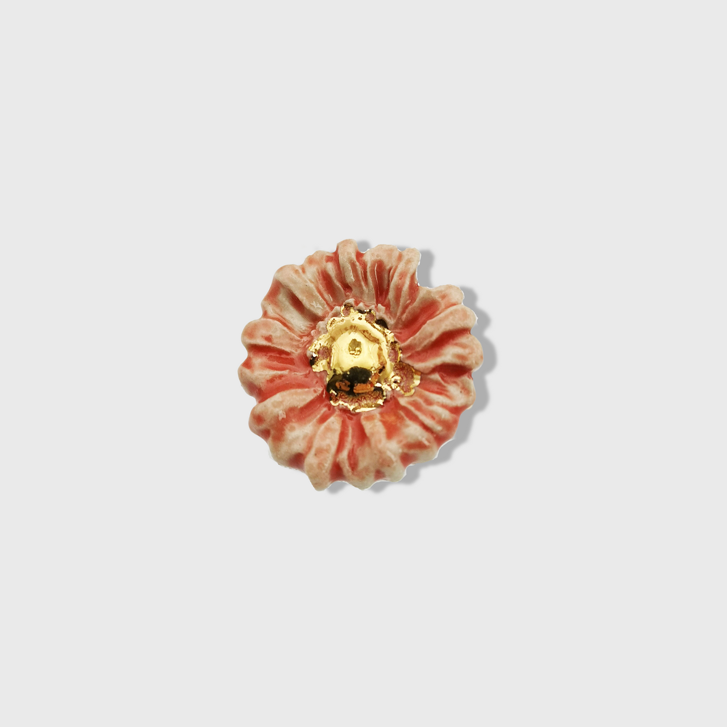 Bague fleur marguerite rouge corail et or, pièce unique faite à la main
