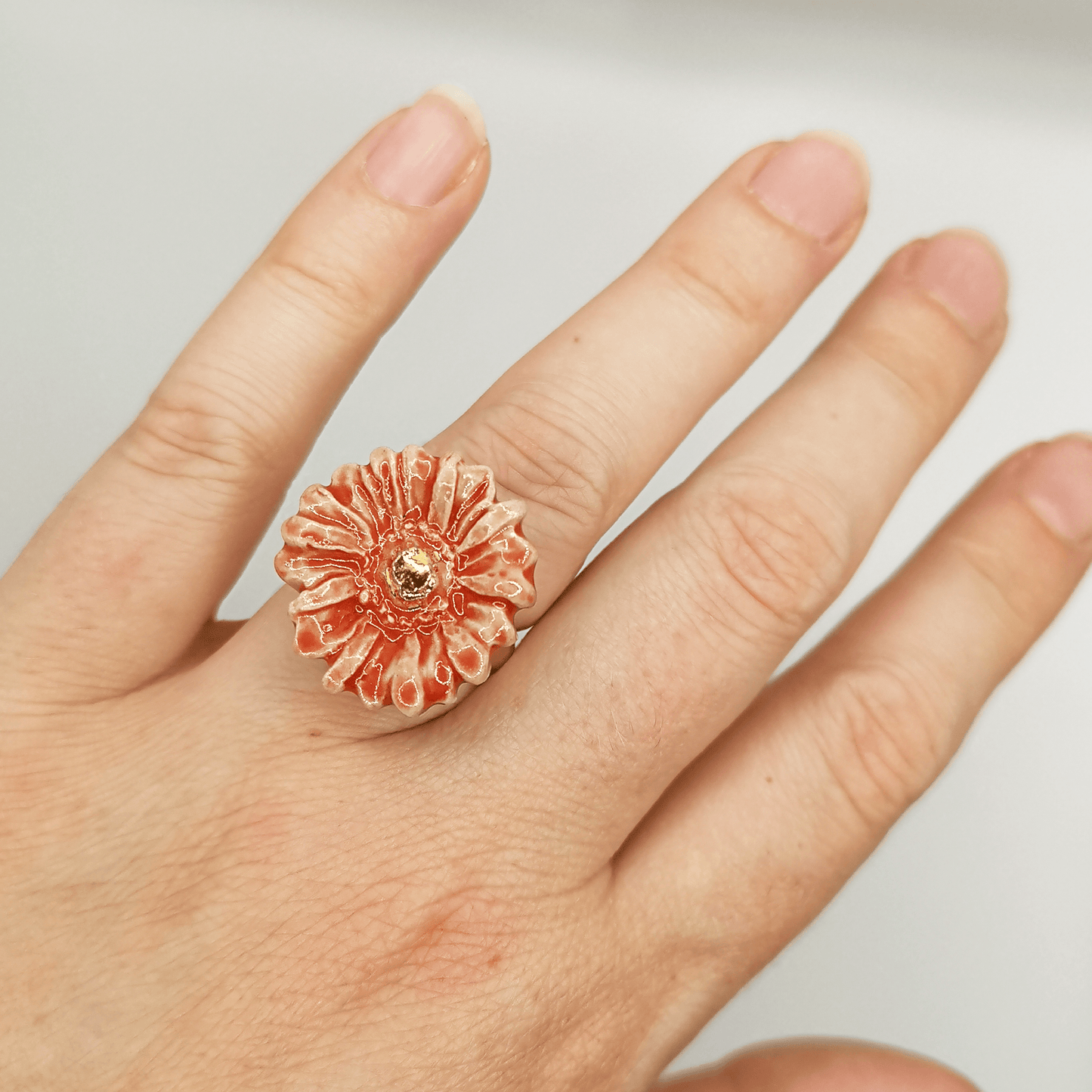 Bague or rouge corail fleur marguerite atelier d art france pour femme