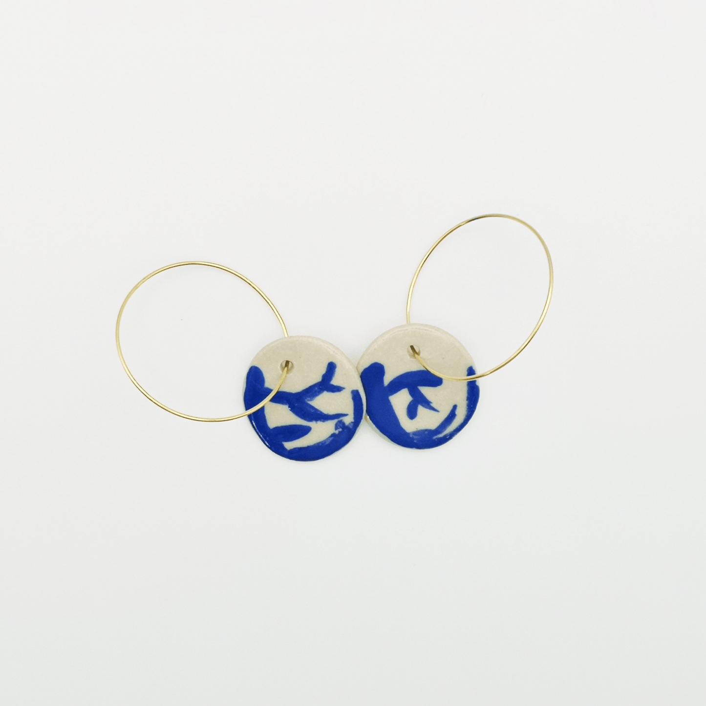 Boucles d'oreilles Bleu Blanc Dessin Peint à la Main Branches d'Arbres dans le Vent
