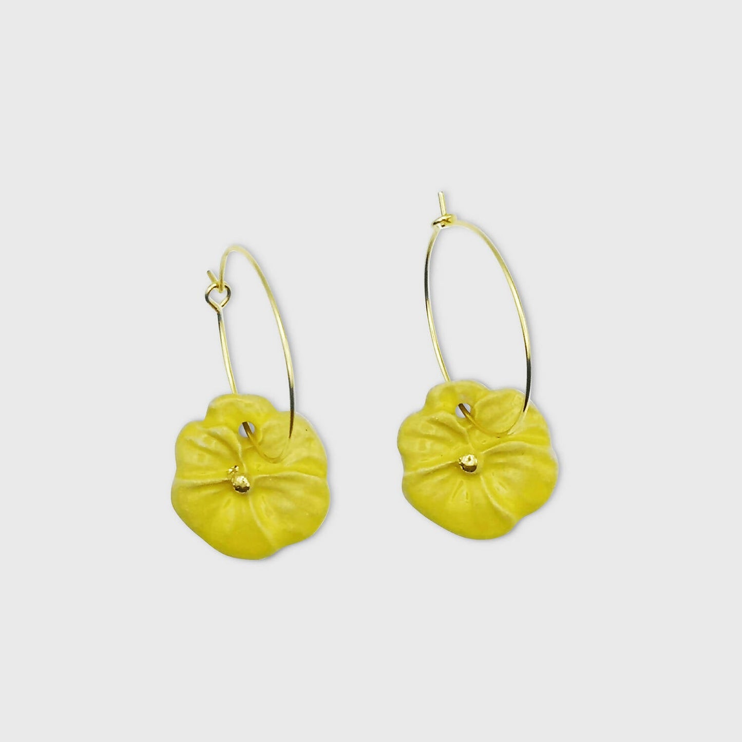 Boucles d'oreilles fleu jaune et or pensee creole pour femme chic