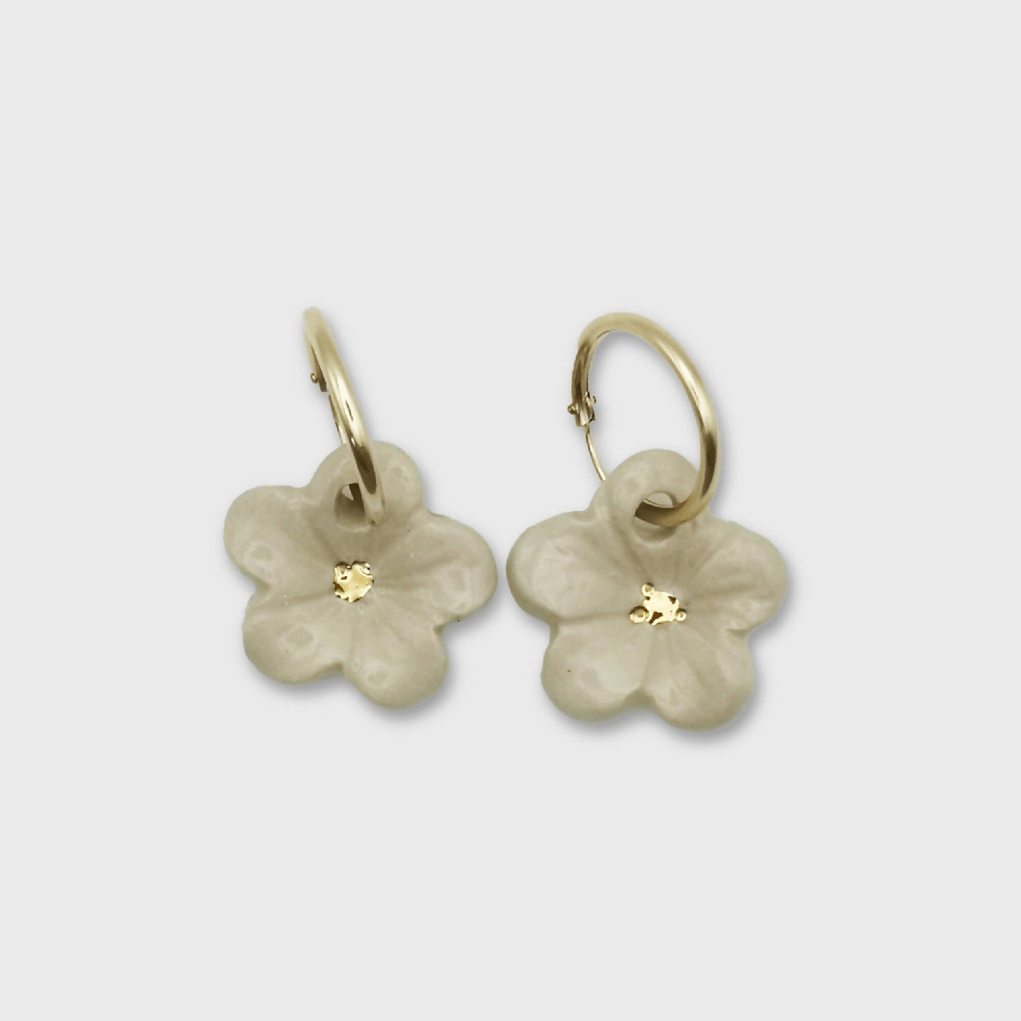 Boucles d'oreilles fleurs blanc or gold filled artisan Provence France Corinne Ceramique