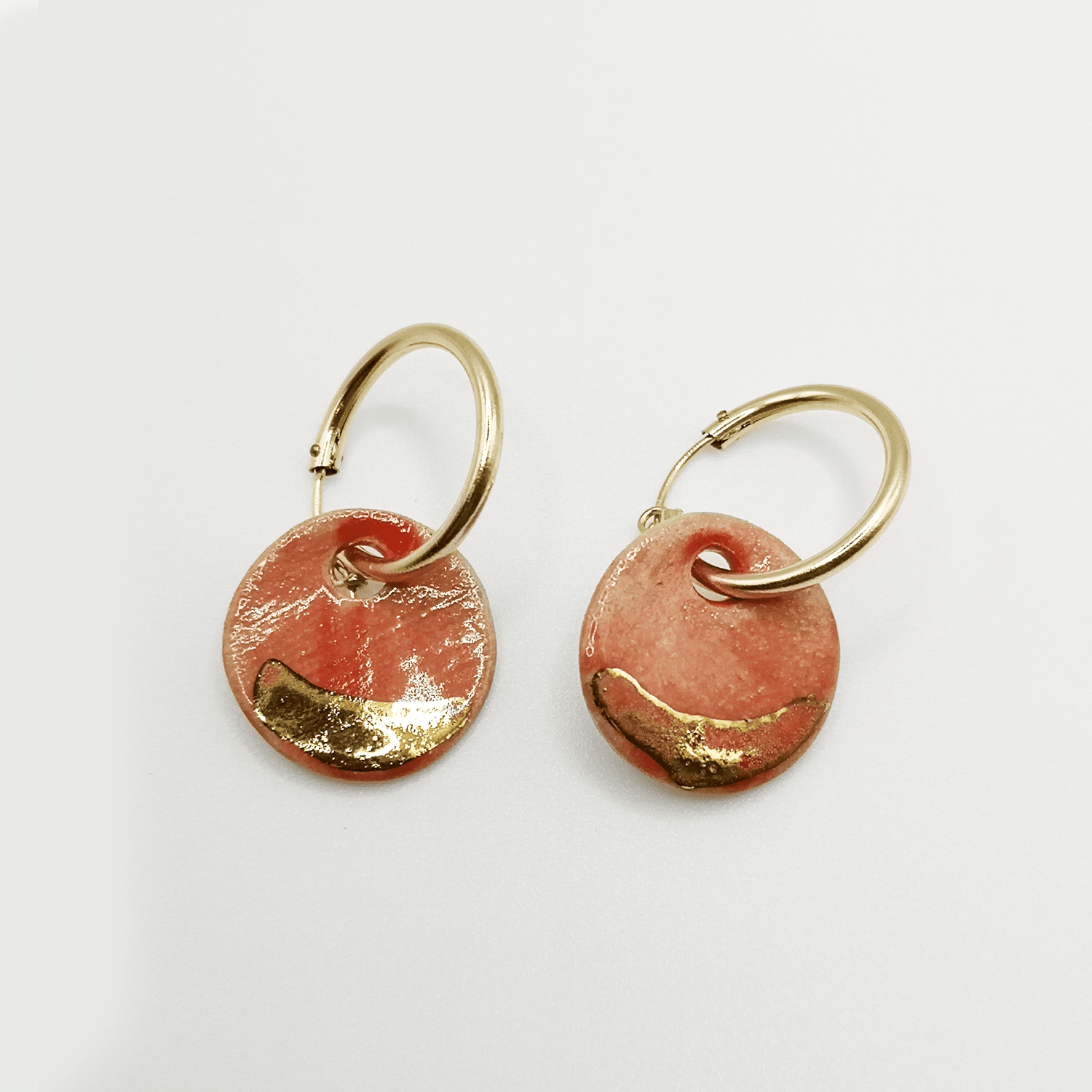 Boucles rouge pour femme gold filled ultra legeres fait mains
