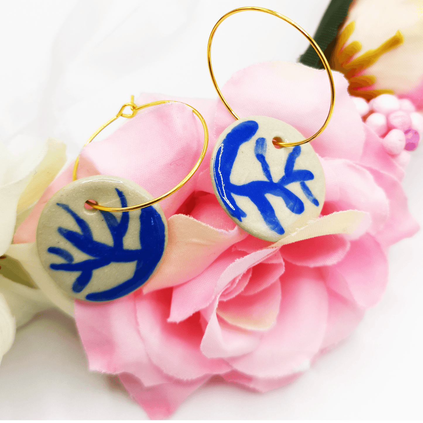 Léger et Confortable Boucles d'Oreilles blanc bleu de la Collection Branches