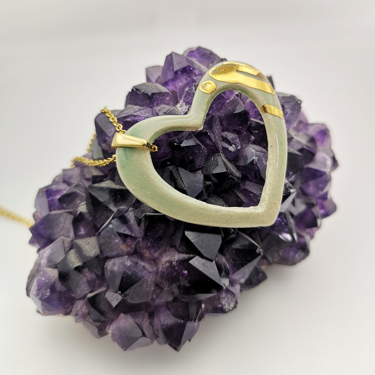 Collier Coeur vert or avec chaine moderne pour femme corinne ceramique aix en provence sur ametiste