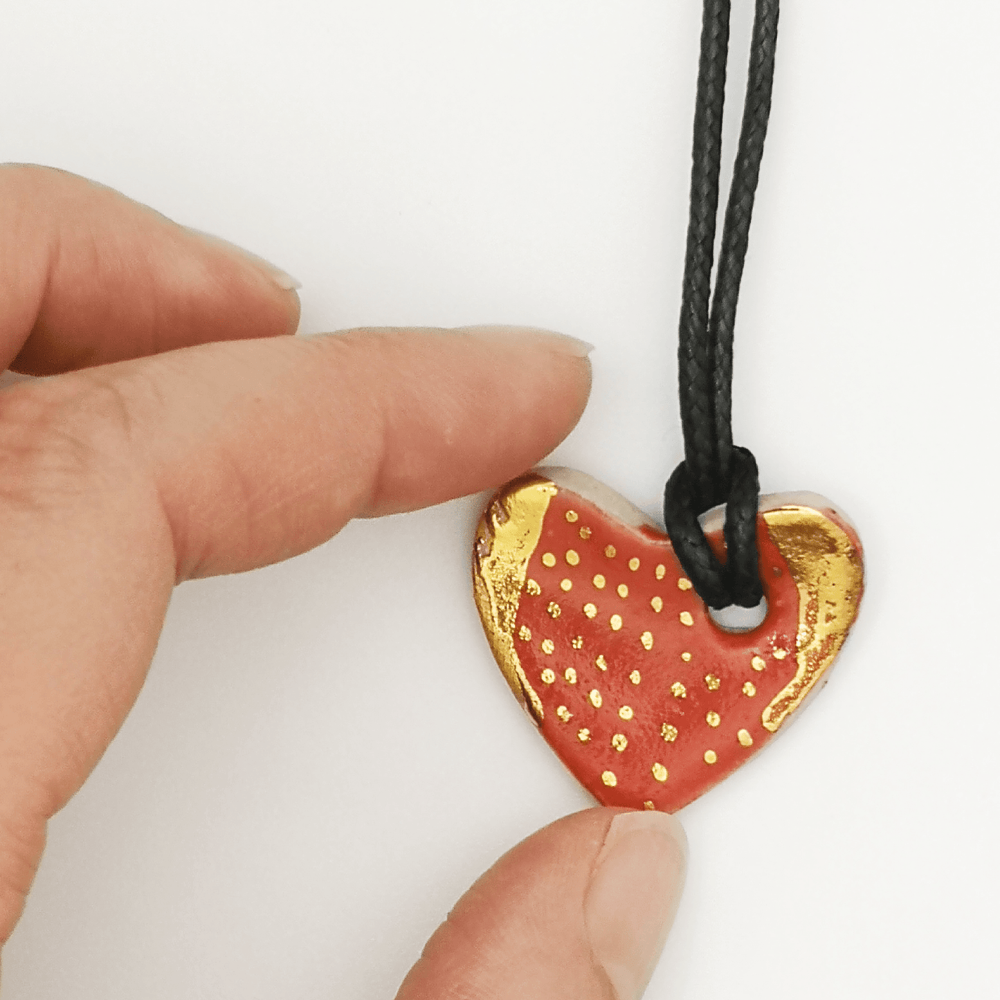 Collier coeur rouge cordon cuir pour femme Corinne Ceramique