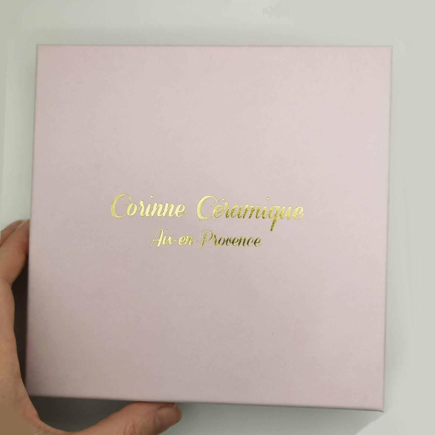Coffret cadeau premium rose pâle Corinne Céramique, écrin luxe pour bijou ou objet artisanal fabriqué en France