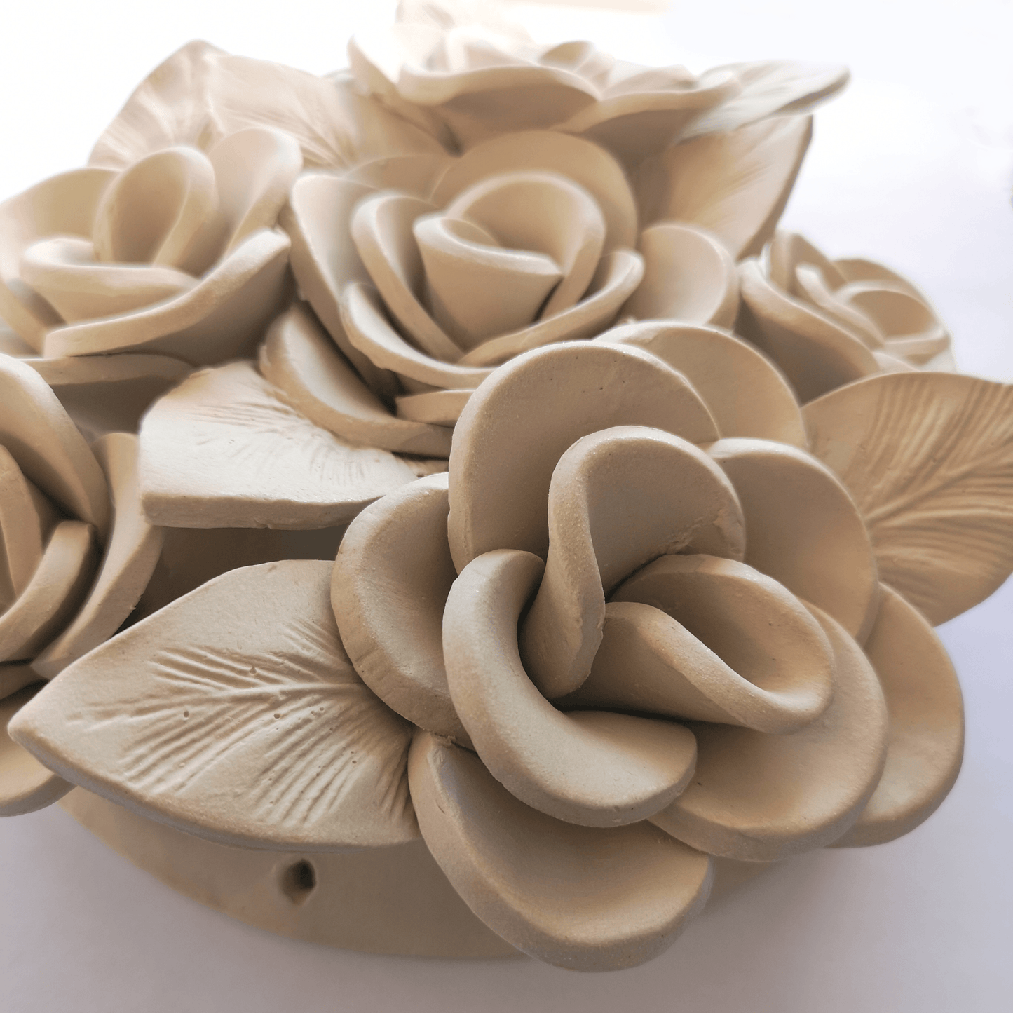 Sculpture Oeuvre d'art Fleur Rose bouquet Applique Mural Argile Provence
