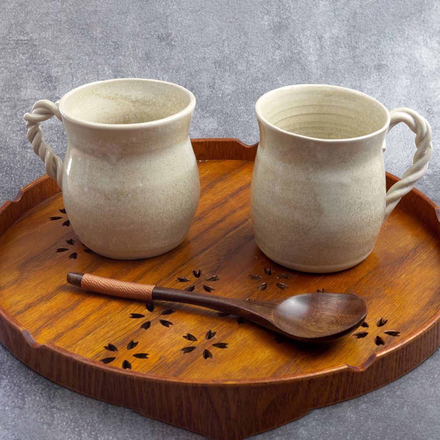 Tasse unique façonnée à la main par Corinne Céramique