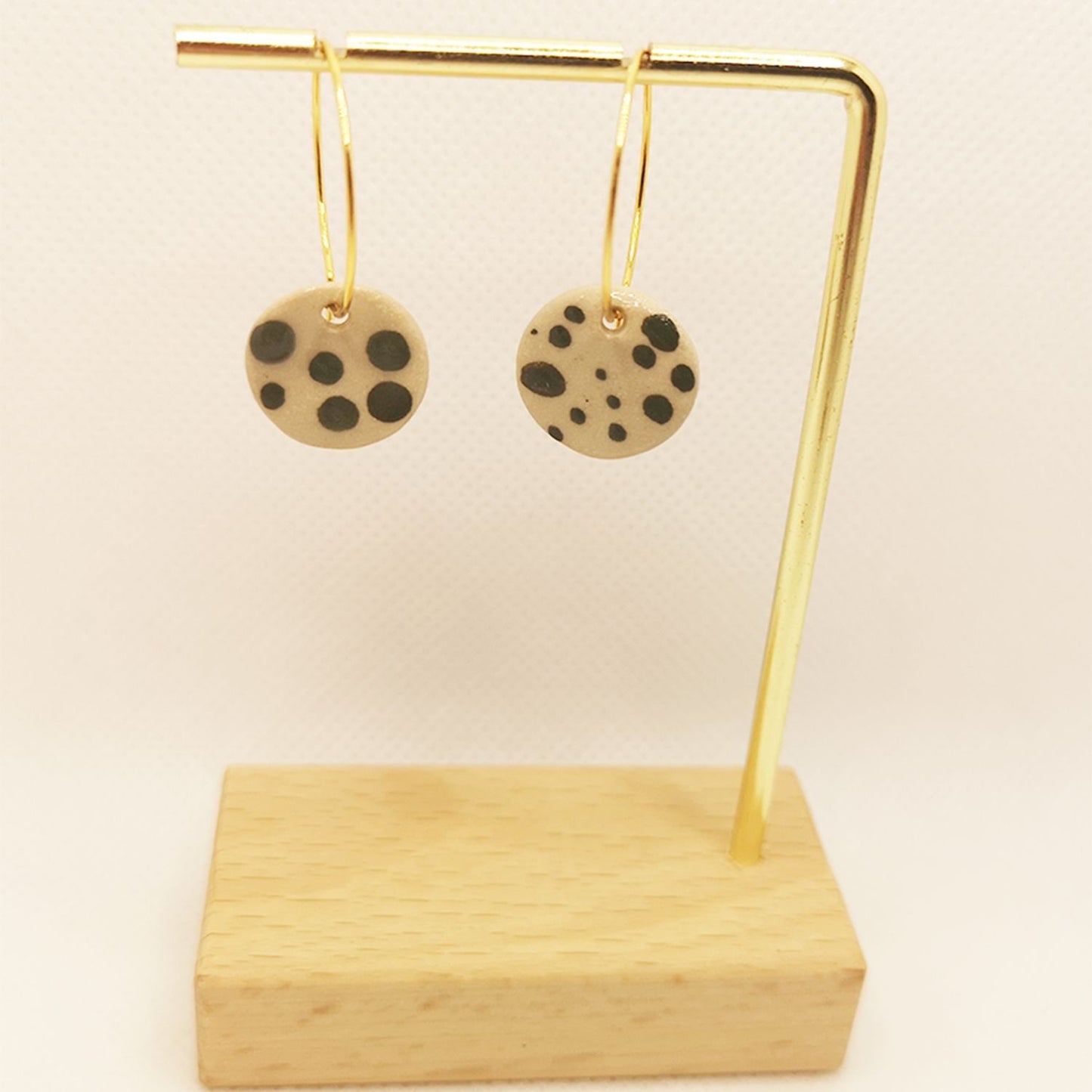 Boucles d'oreilles blanche et verte créoles femme