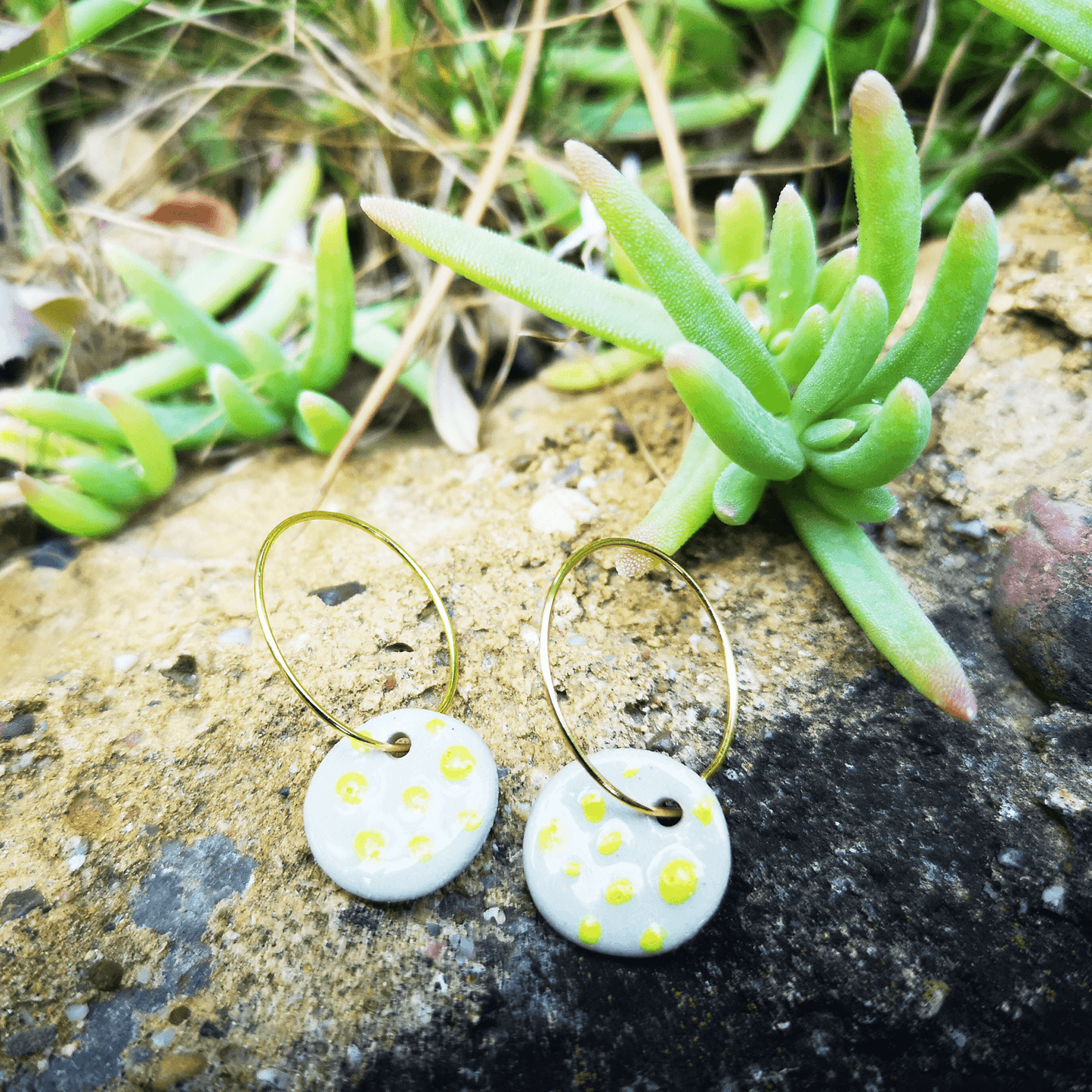Boucles d'oreilles blanches et jaunes creole or