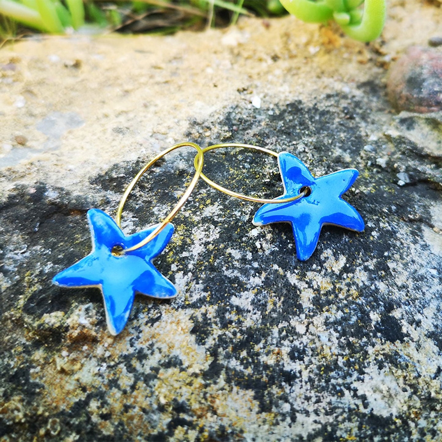 Boucles d'oreilles bleues Klein légères Etoiles