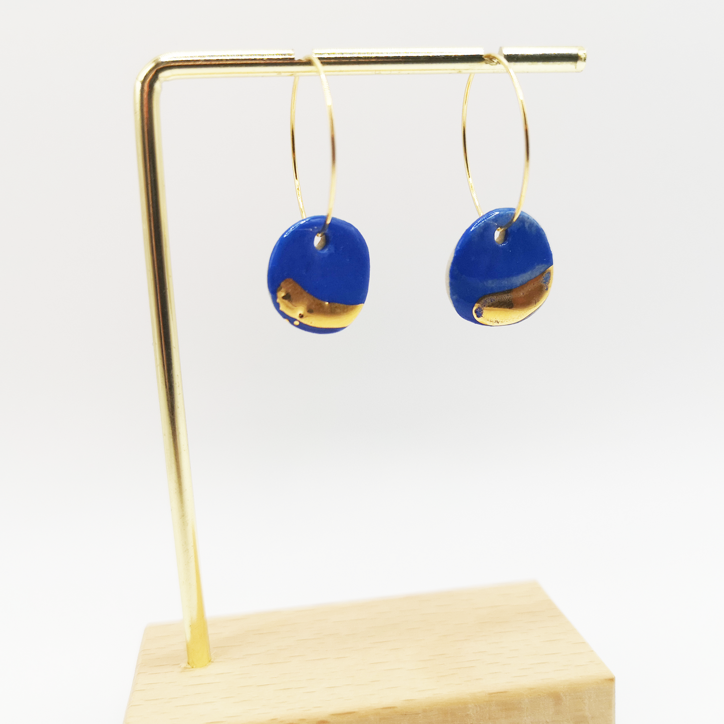 Boucles d'oreilles bleu Klein pendante