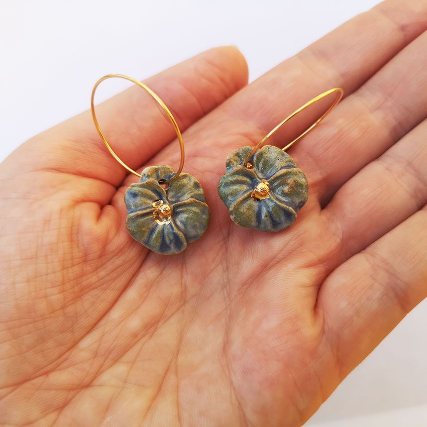 boucle d'oreilles fleurs bleues pensee forgetmenot pendante pour femme aix en provence