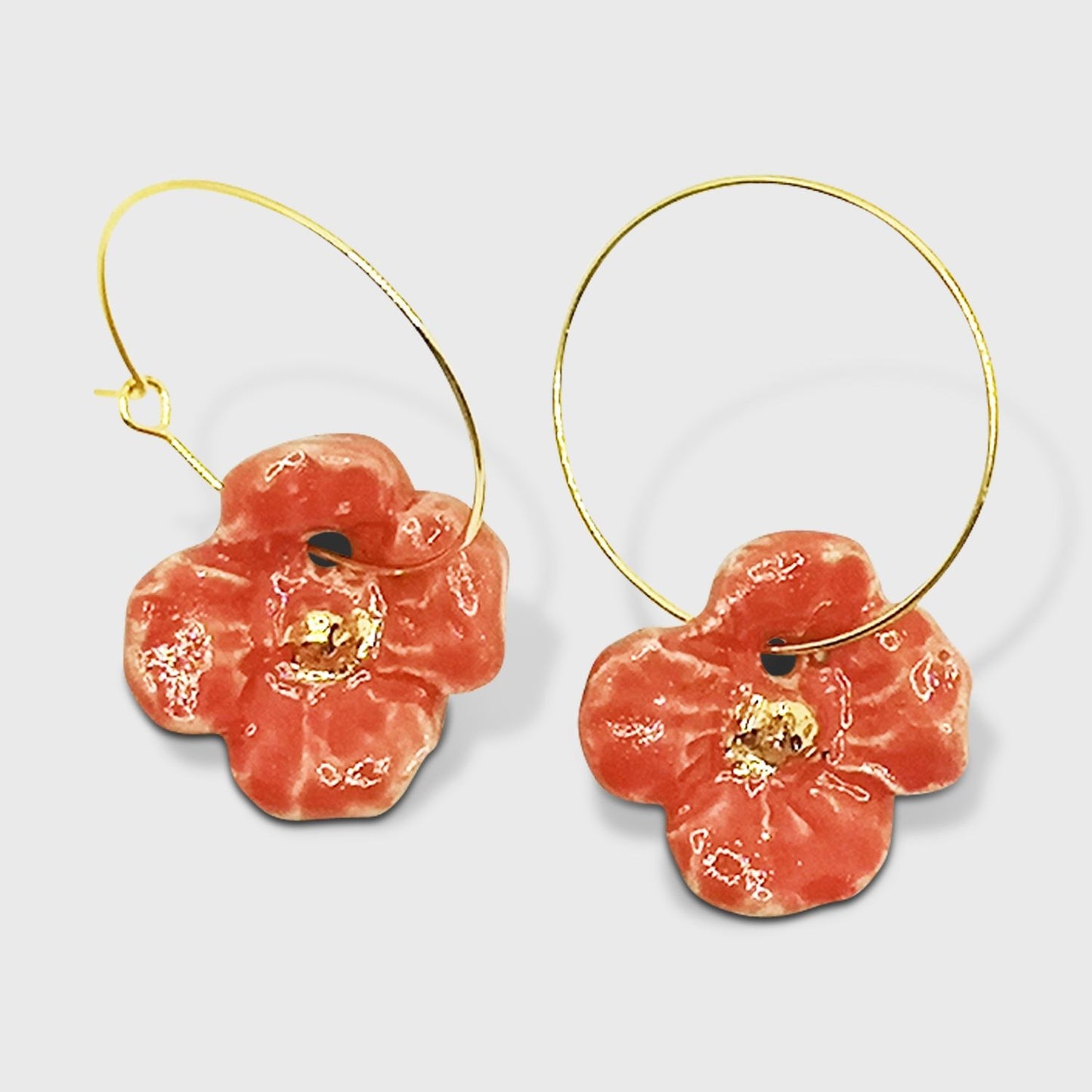 boucle d'oreille fleur rouge