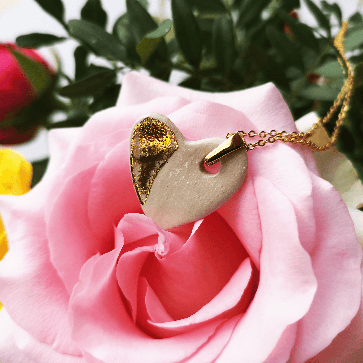 Collier coeur blanc fait main