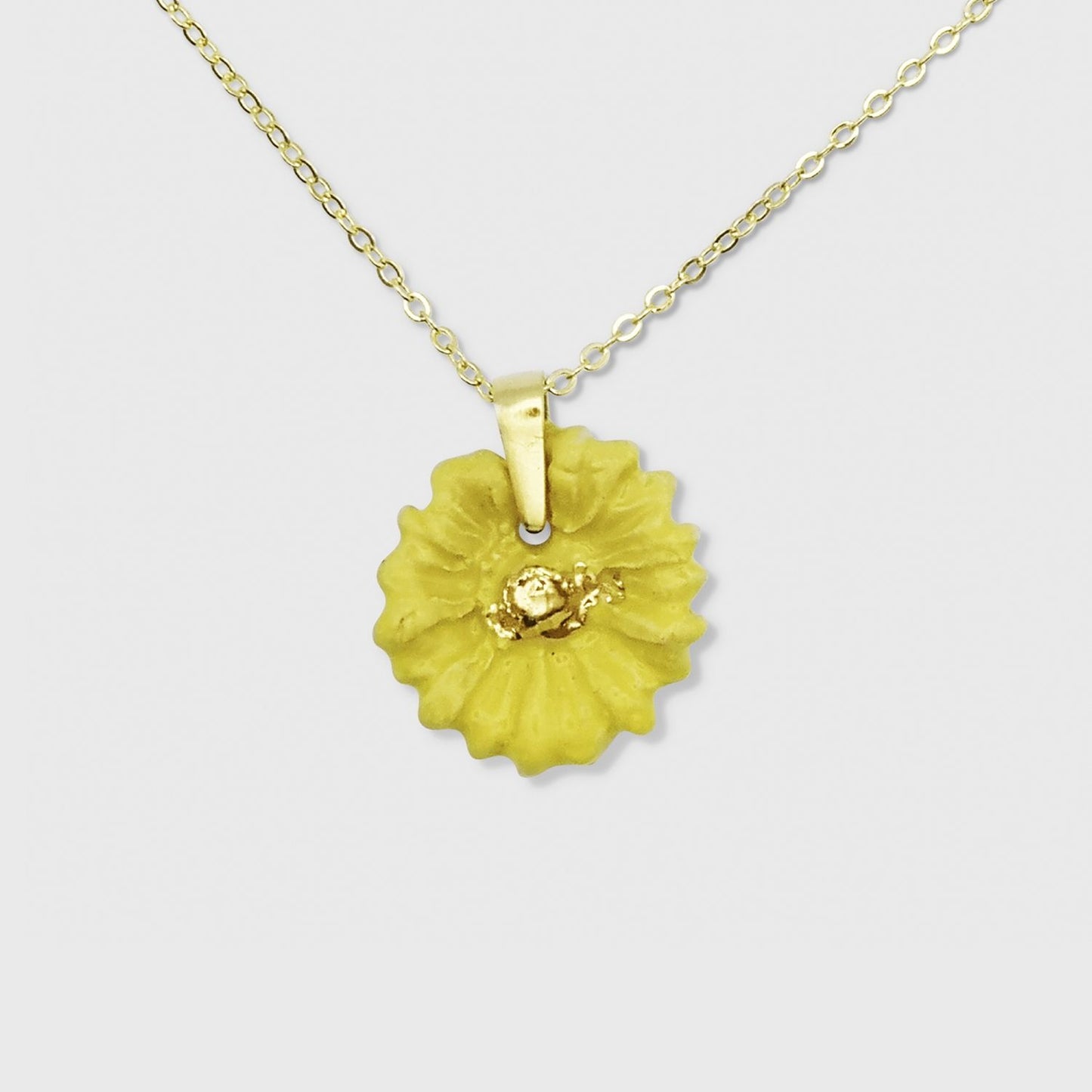 Collier jaune fleur or marguerite pour femme or idee cadeau