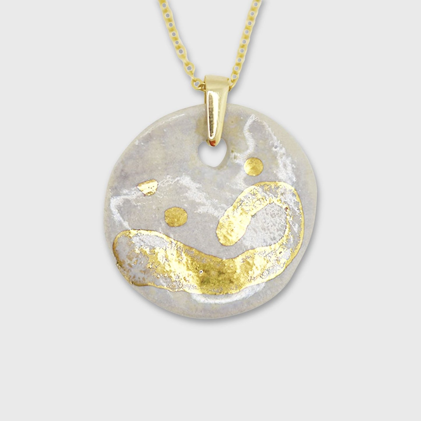 Collier blanc nacre vague dessin peint a la main