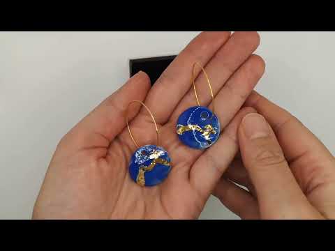 Boucles d'oreilles pendantes bleu Klein Aix en Provence Montagne Sainte Victoire or idee cadeau souvenir