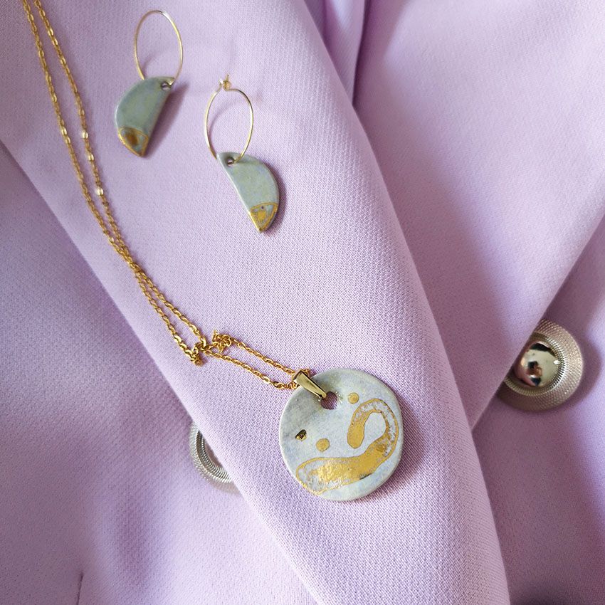 Collier effect nacre et vague et boucles d'oreilles demi lune
