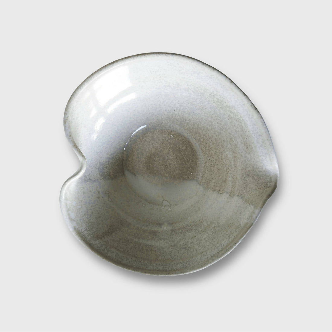 Cœur en céramique bol blanc artisanal conçu à la main à Aix-en-Provence