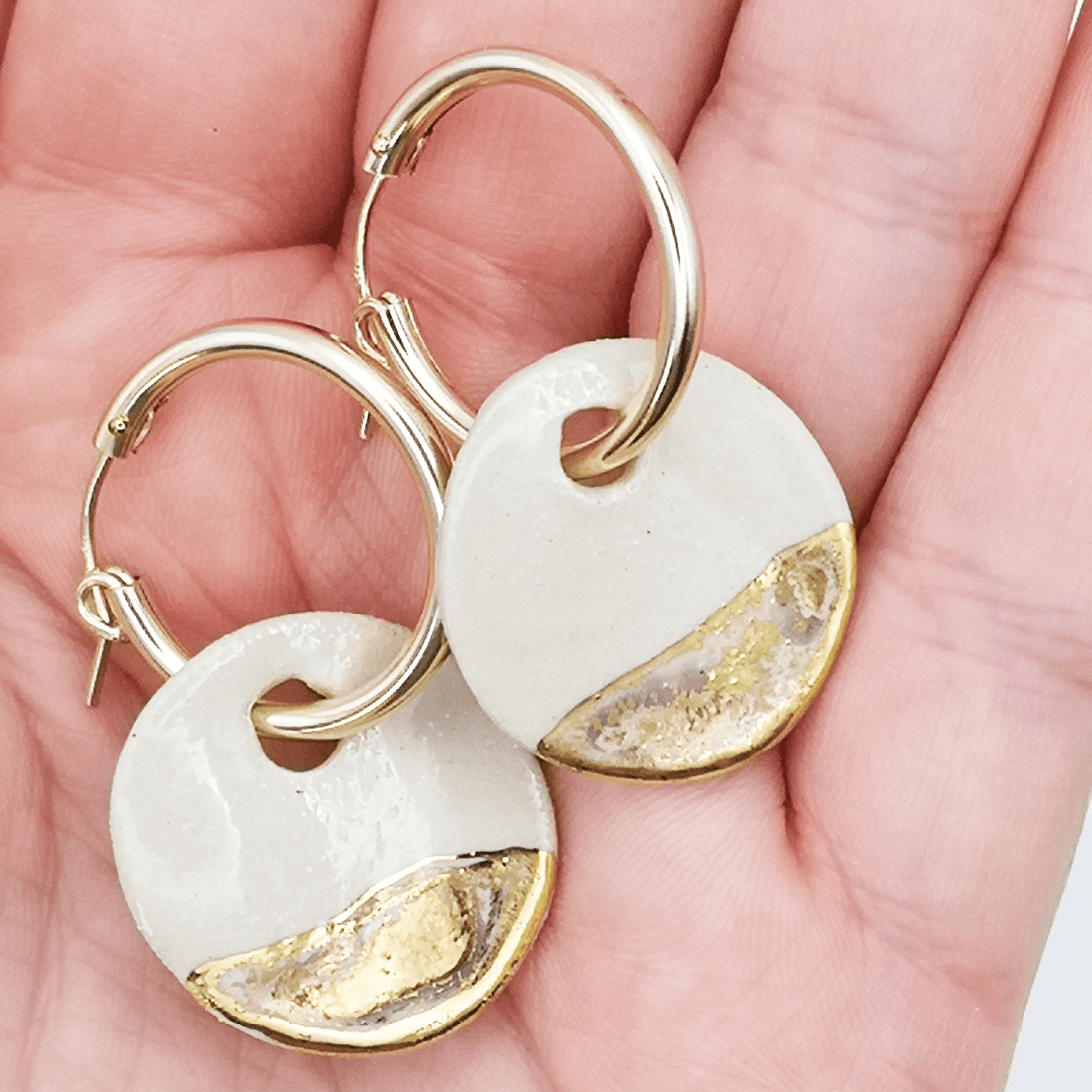Boucles d'oreilles gold filled pendante pour femme blanc et or