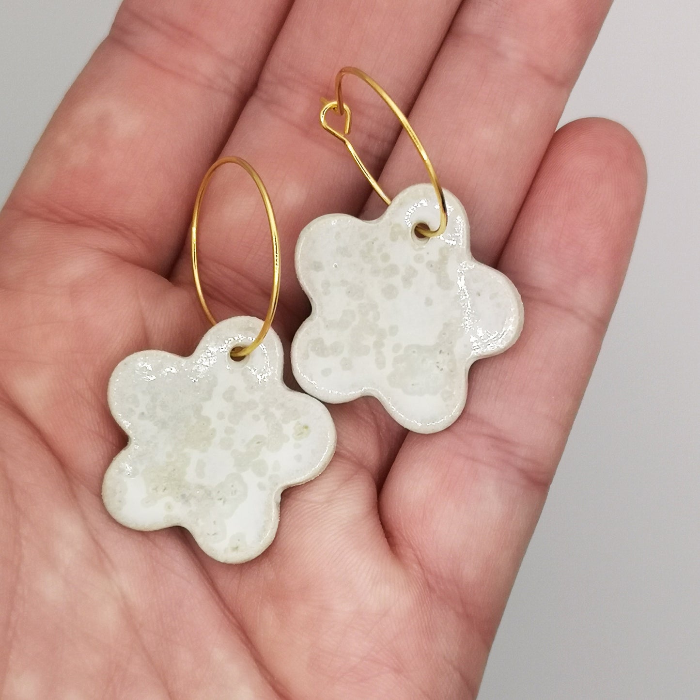 Boucles d'oreilles artisanales Nuage Blanc avec coffret cadeau élégant