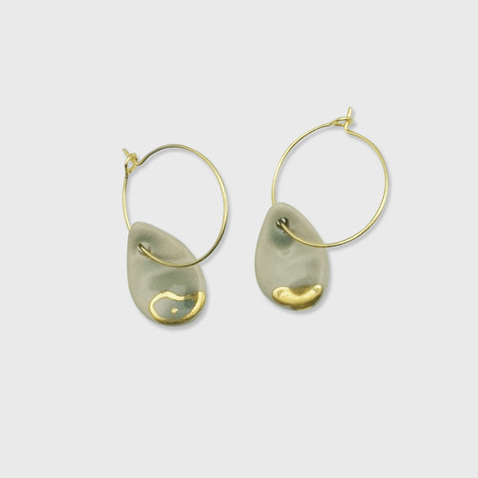 Boucles d'oreilles goutte d'eau vert celadon or pendante pour femm Aix en Provence France Corinne Ceramique