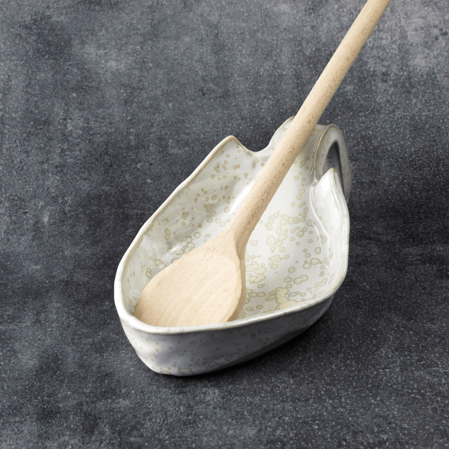 Repose Cuillère Blanc Fait Main au Design Élégant – Corinne Ceramique