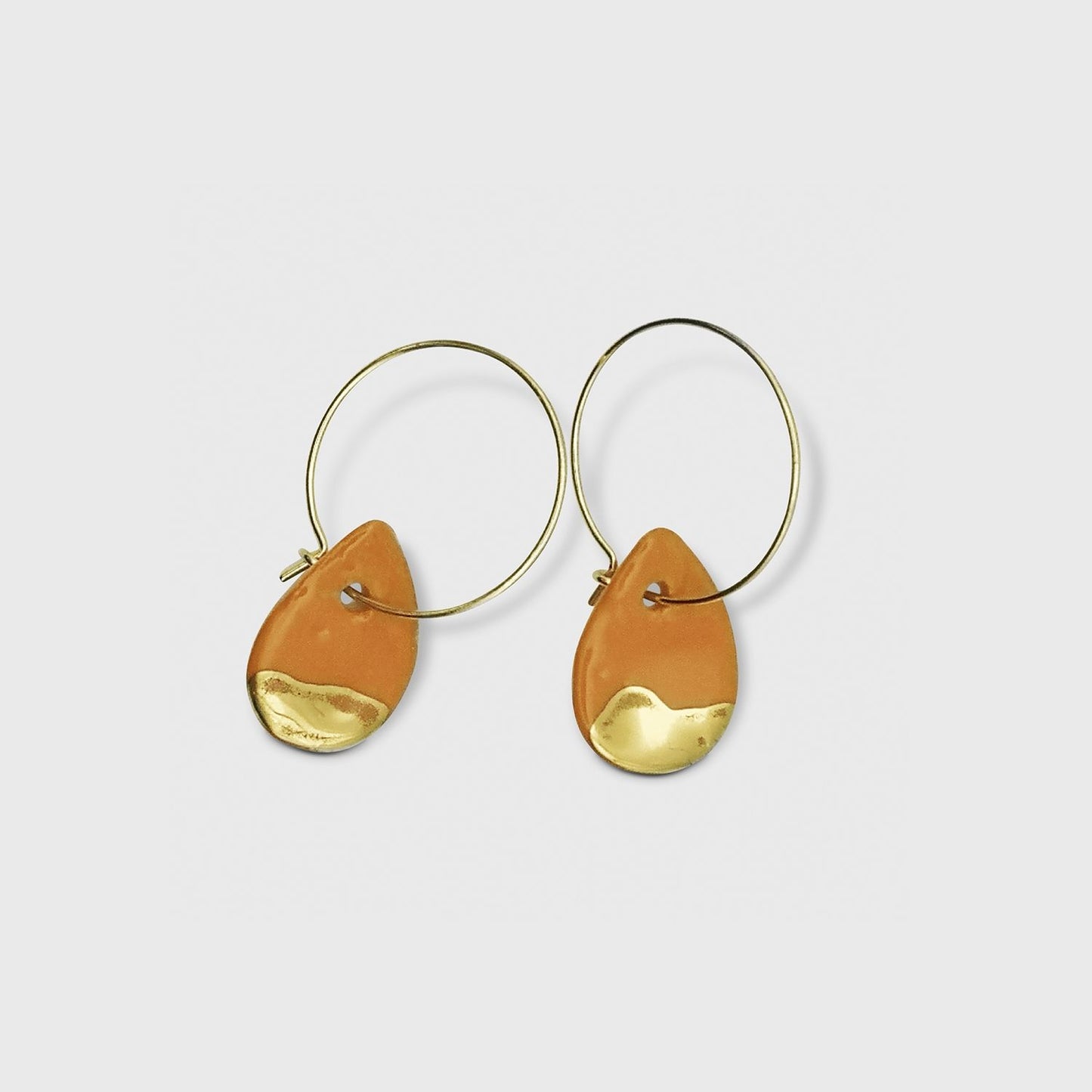Boucles d'oreilles orange or goutte pendante pour femme made in Aix en Provence en France Createur