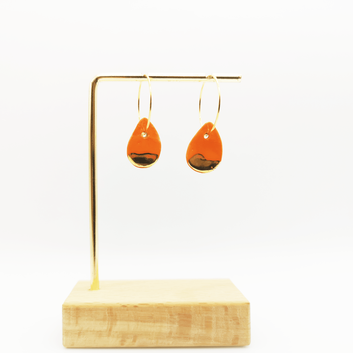 Boucles d'oreilles orange et or pendante pour femme dynamique Corinne Ceramique