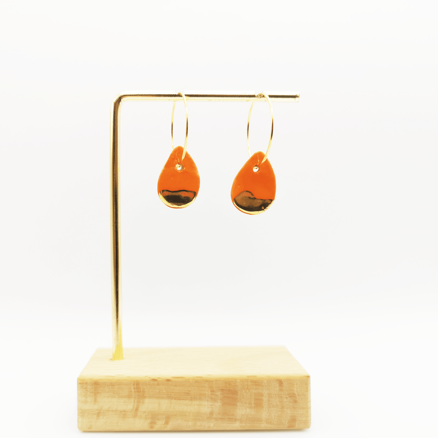 Boucles d'oreilles orange et or pendante pour femme dynamique Corinne Ceramique