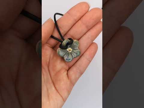 Collier artisanal pour femme - faïence ancienne Collier artisanal pour femme - faïence ancienne