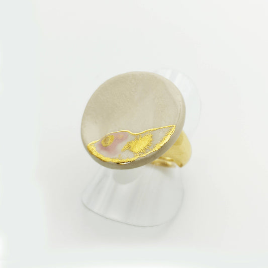 Grand bague blanche or violet Corinne Ceramique Fait main Aix en provence