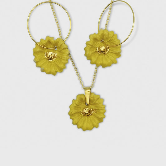 Parure collier et boucles d'oreilles fleurs jaunes Marguerite